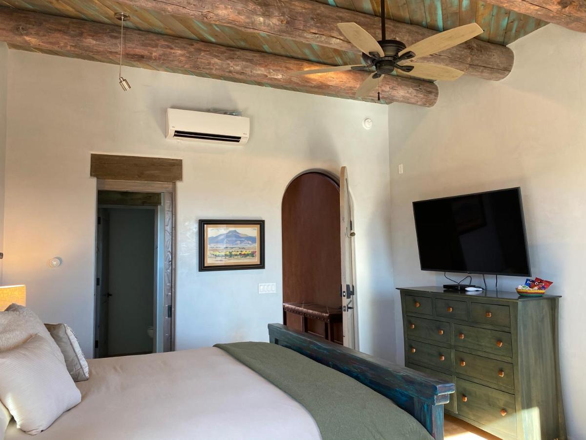 The Grand Hacienda Inn With Breakfast Abiquiu Eksteriør bilde